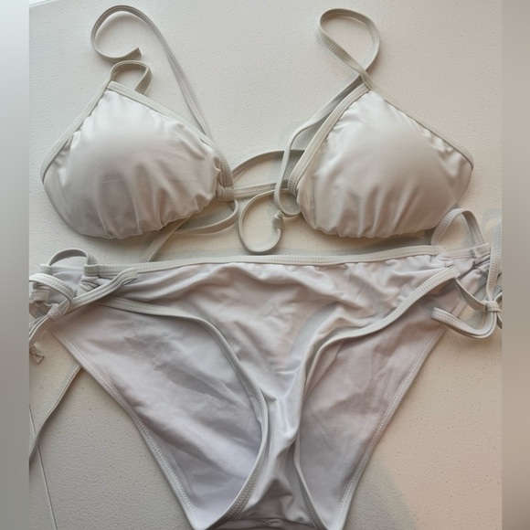 Triangle Bikini Size Medium - Picture 1 of 8